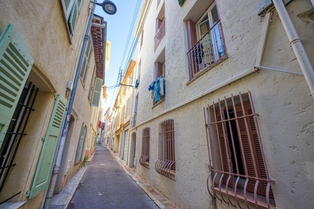 New - 1 Bed Apt Central Antibes Exterior foto