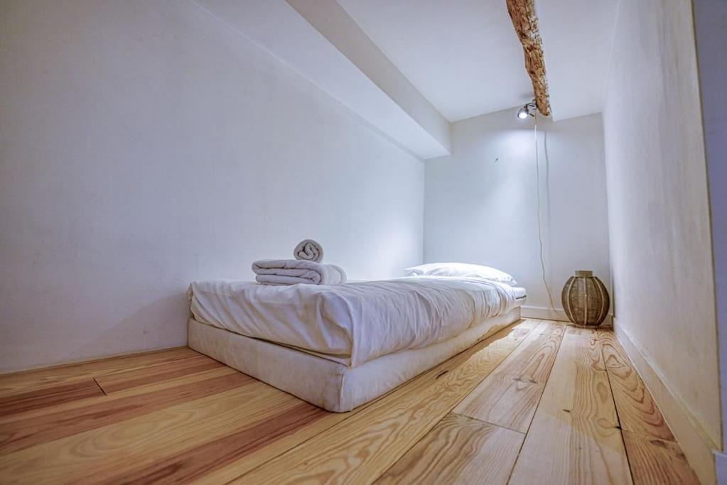 New - 1 Bed Apt Central Antibes Exterior foto